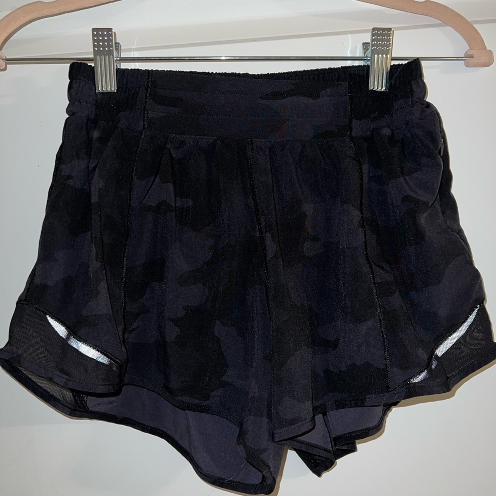 Lululemon hotty hot shorts size 4